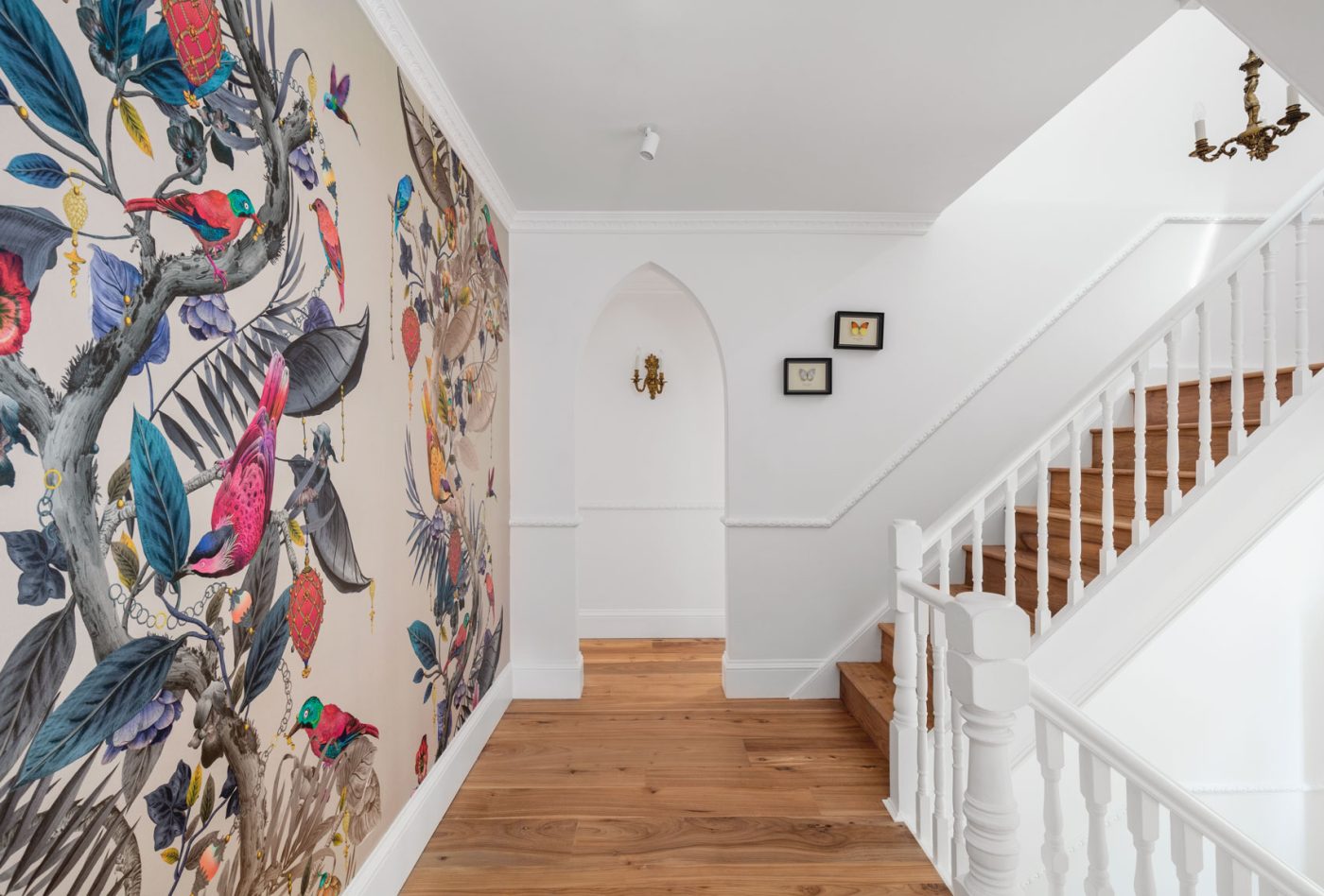 elm-floor-white-banister-floral-wallpaper
