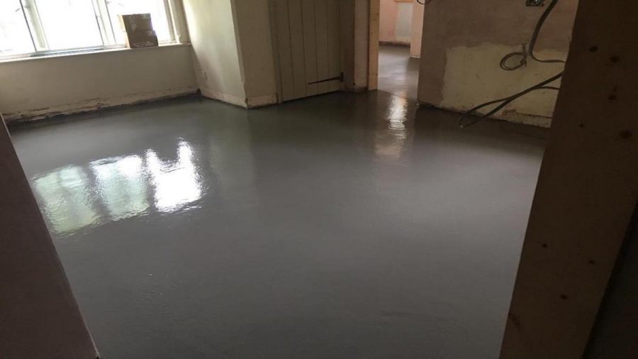wet screed drying in a room being renovated