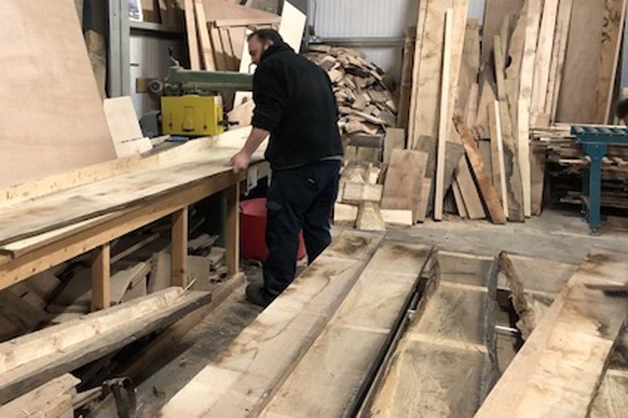 cross cutting machine Cross cutting timber in workshop