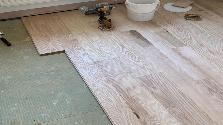 fitting solid wood flooring
